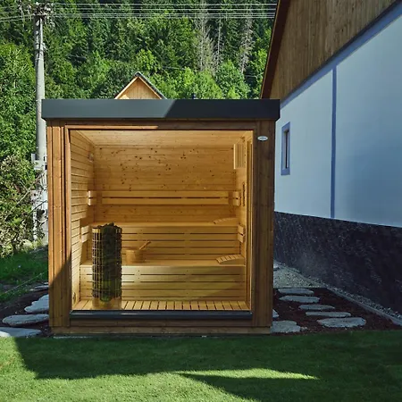 Pri Donovaloch So Saunou *